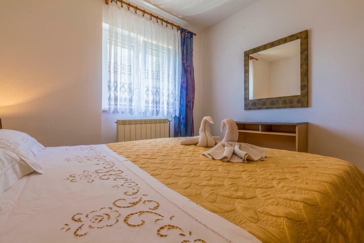 Apartments Marica Novi Vinodolski Esterno foto