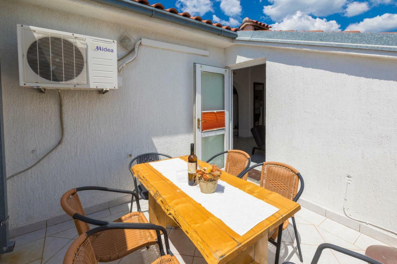 Apartments Marica Novi Vinodolski Esterno foto